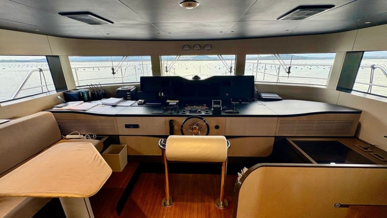 Benetti Delfino 95 view 28