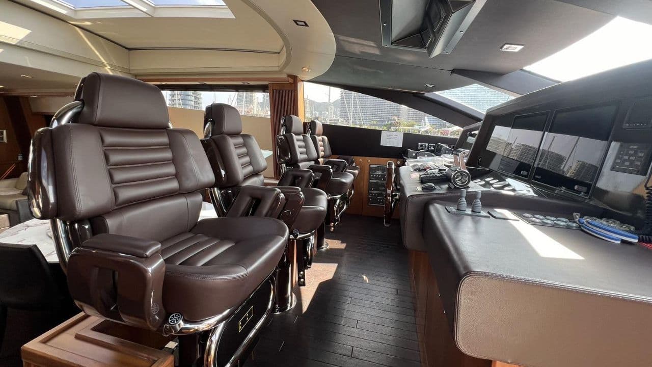 Sunseeker 108 Motor Yacht for Sale view 10