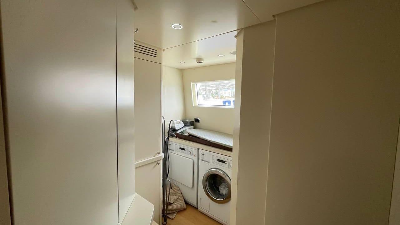 HEESEN 83 view 32