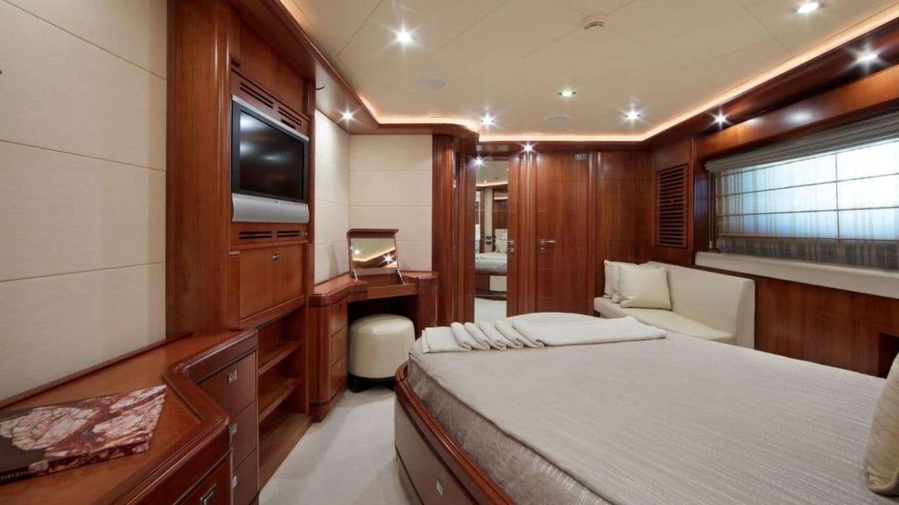 SIMA | CRN CL 128 Motor Yacht for Sale view 21