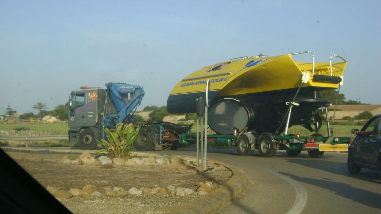 Commercial Semi-Submarine P-305 view 5