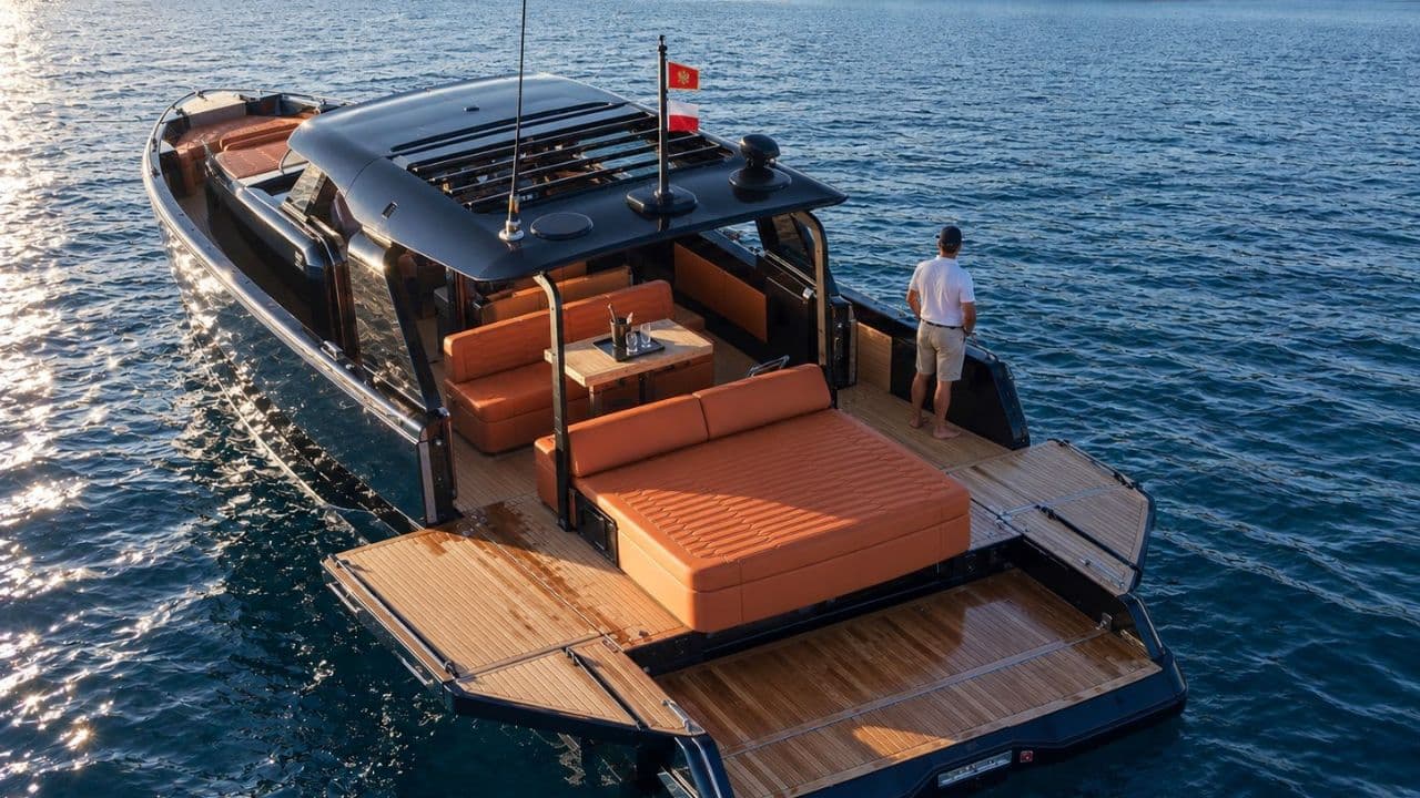 Cranchi A46 Luxury Tender view 1