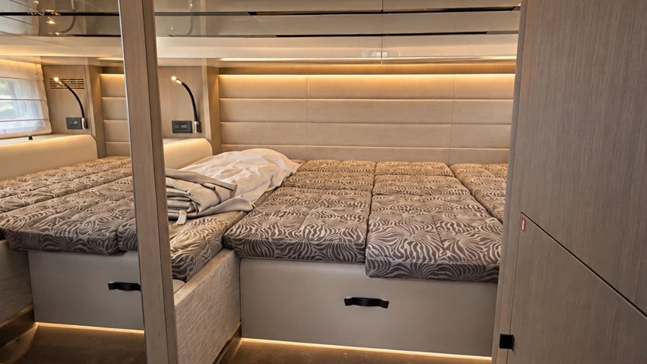 Cranchi A46 Luxury Tender view 16